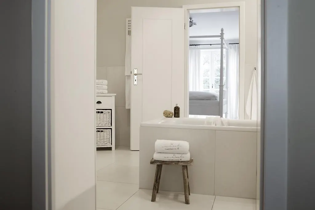 Von Deska Townhouses - Ivy House Hamburg 3*,  Germany