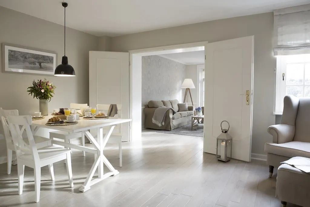 Von Deska Townhouses - Ivy House Hamburg 3*,  Germany
