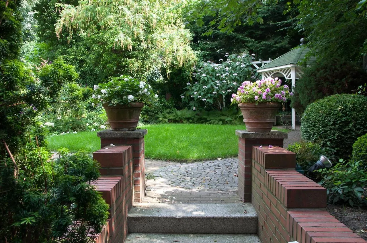 *** Aparthotel Von Deska Townhouses - Ivy House Hamburg Germany